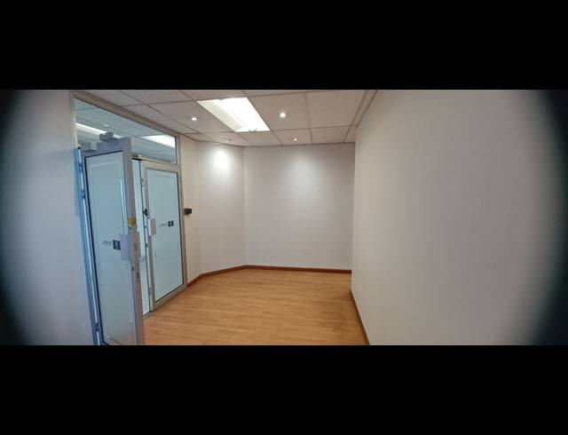 99M² OFFICE TO LET IN CRAIGHALL